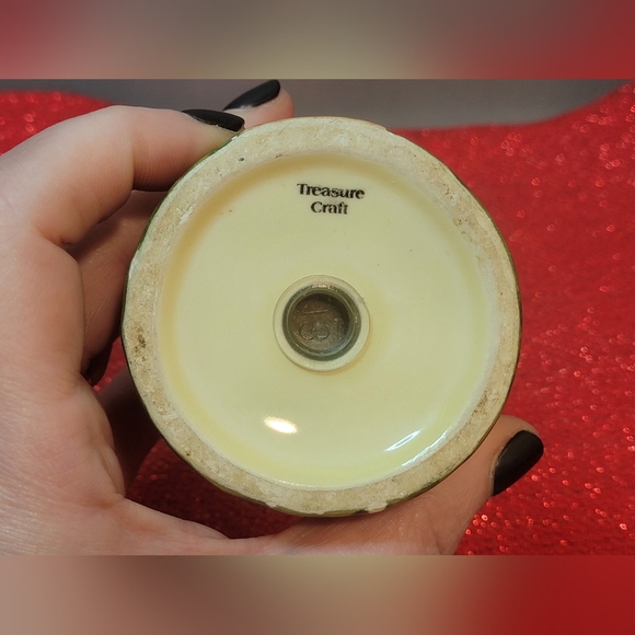 Vtg Treasure Craft Pfaltzgraff Beehive Salt & Pepper Shakers - Picture 9 of 14